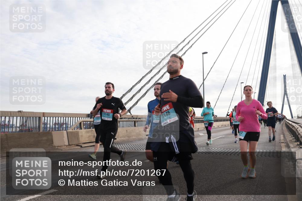 03.10.2024 - Köhlbrandbrückenlauf Matties Gatica Varas http://msf.ph/oto/7201267 03.10.2024 09:30:29 Position 2 2360, 1145, 262, 1146 meine-sportfotos.de