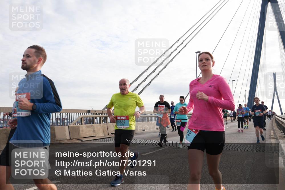 03.10.2024 - Köhlbrandbrückenlauf Matties Gatica Varas http://msf.ph/oto/7201291 03.10.2024 09:30:29 Position 2 1552, 2766, 22 meine-sportfotos.de