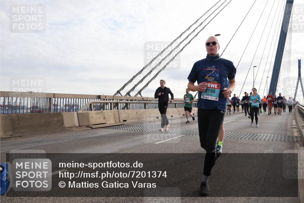 03.10.2024 - Köhlbrandbrückenlauf Matties Gatica Varas http://msf.ph/oto/7201374 03.10.2024 09:30:34 Position 2 2190 meine-sportfotos.de