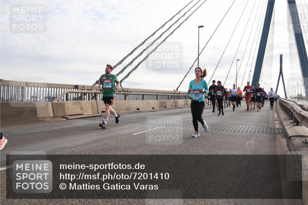 03.10.2024 - Köhlbrandbrückenlauf Matties Gatica Varas http://msf.ph/oto/7201410 03.10.2024 09:30:36 Position 2 2242, 3015 meine-sportfotos.de