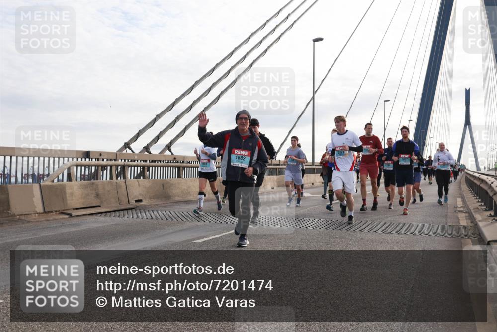 03.10.2024 - Köhlbrandbrückenlauf Matties Gatica Varas http://msf.ph/oto/7201474 03.10.2024 09:30:38 Position 2 167, 3327, 2983, 1682, 2067, 2494 meine-sportfotos.de