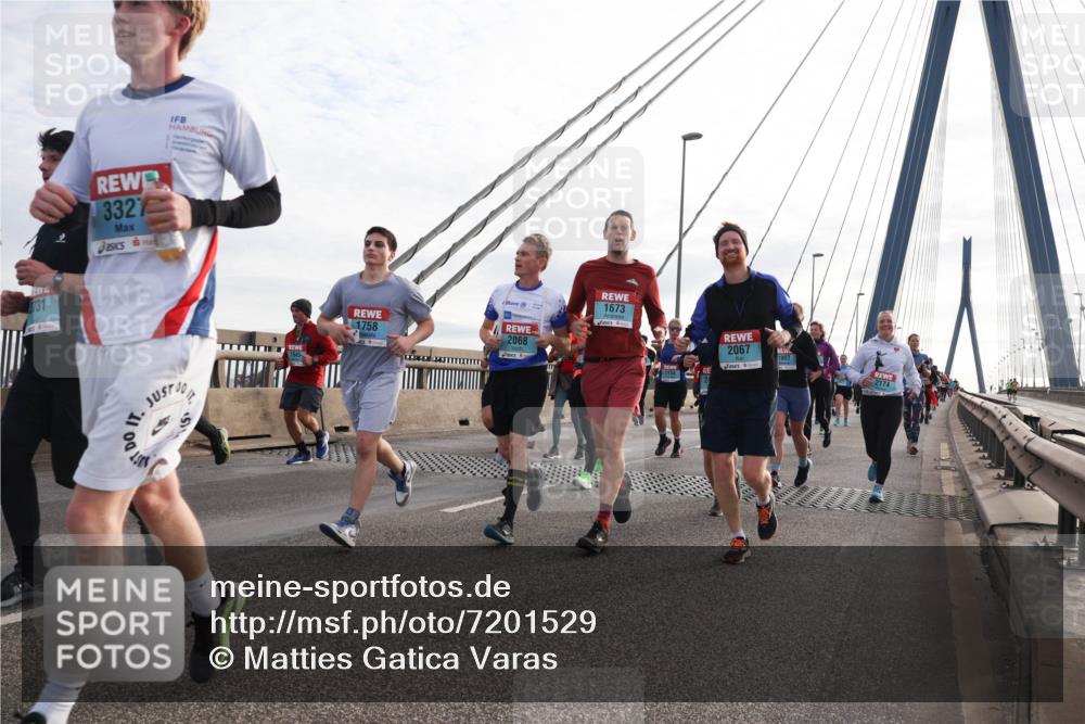 03.10.2024 - Köhlbrandbrückenlauf Matties Gatica Varas http://msf.ph/oto/7201529 03.10.2024 09:30:40 Position 2 731, 3327, 51, 1758, 2068, 1673, 2067, 3154, 2174 meine-sportfotos.de