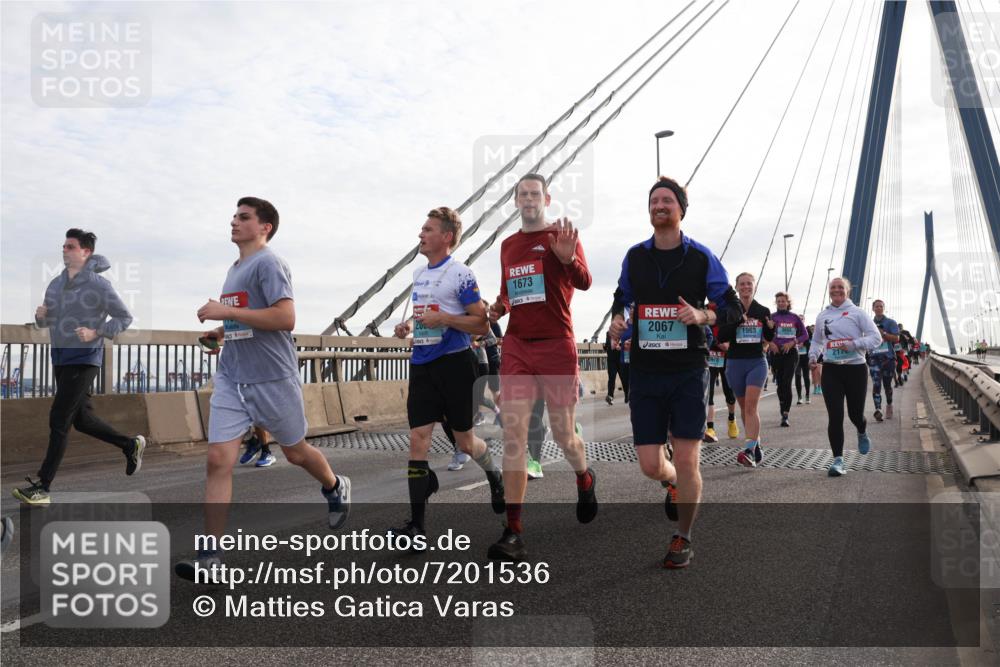 03.10.2024 - Köhlbrandbrückenlauf Matties Gatica Varas http://msf.ph/oto/7201536 03.10.2024 09:30:41 Position 2 200, 1673, 2067, 1963, 2174 meine-sportfotos.de