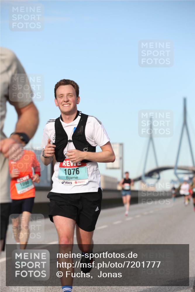 03.10.2024 - Köhlbrandbrückenlauf Fuchs,  Jonas http://msf.ph/oto/7201777 03.10.2024 09:39:54 Position 3 1090, 1076 meine-sportfotos.de