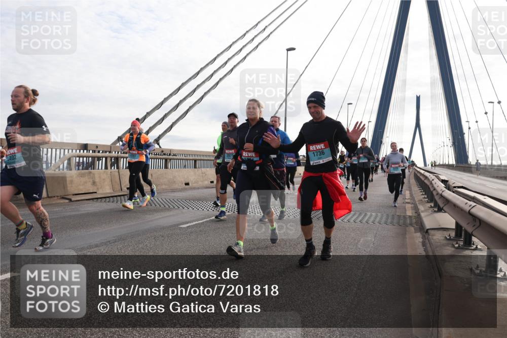 03.10.2024 - Köhlbrandbrückenlauf Matties Gatica Varas http://msf.ph/oto/7201818 03.10.2024 09:30:47 Position 2 402, 1736 meine-sportfotos.de