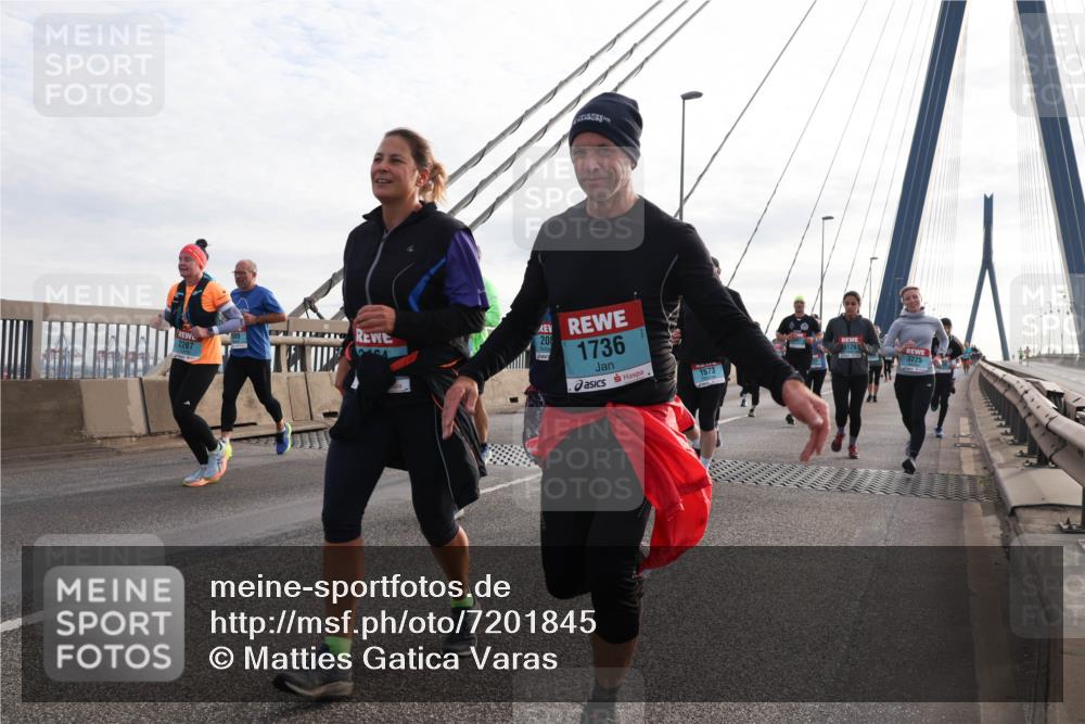 03.10.2024 - Köhlbrandbrückenlauf Matties Gatica Varas http://msf.ph/oto/7201845 03.10.2024 09:30:48 Position 2 2287, 208, 1736, 1573, 3129, 3225 meine-sportfotos.de