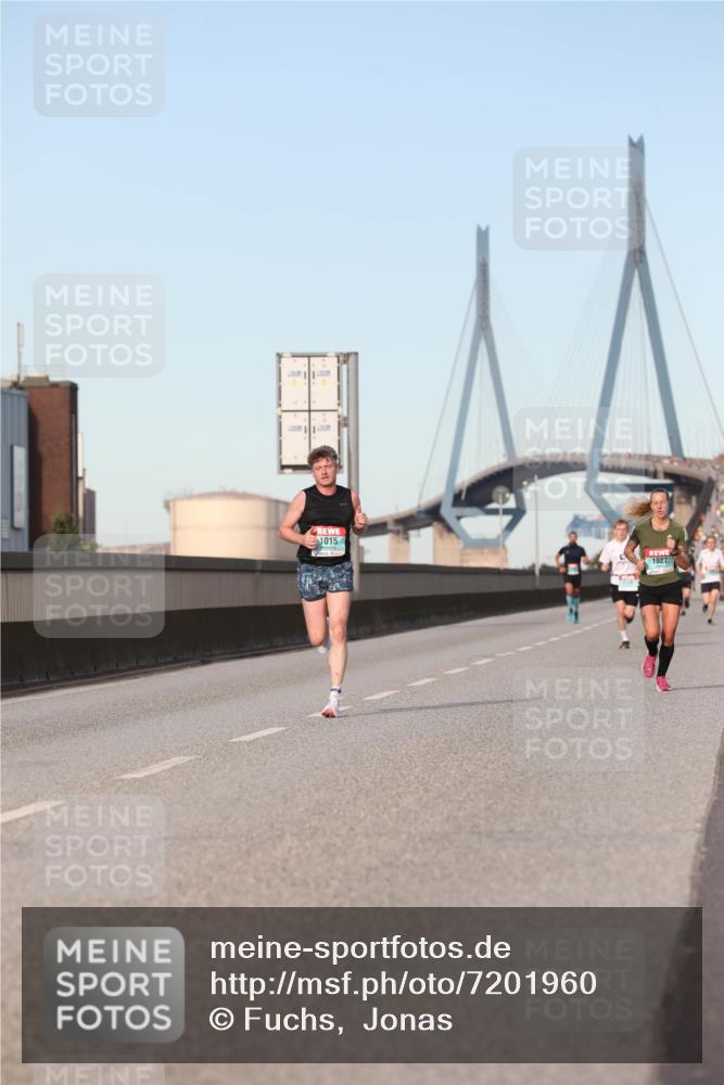 03.10.2024 - Köhlbrandbrückenlauf Fuchs,  Jonas http://msf.ph/oto/7201960 03.10.2024 09:39:58 Position 3 1015, 1027 meine-sportfotos.de