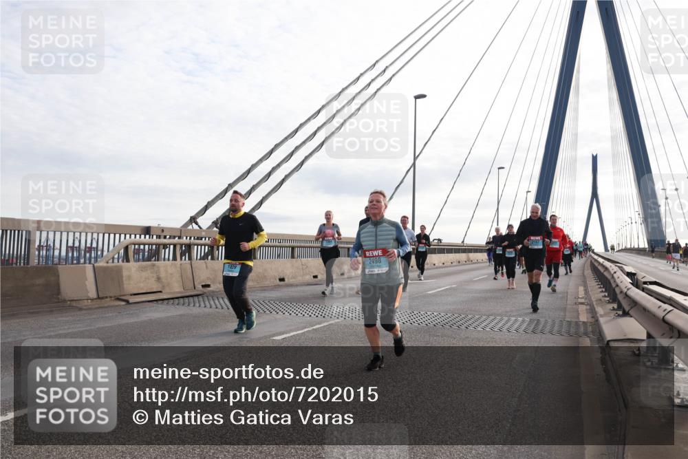 03.10.2024 - Köhlbrandbrückenlauf Matties Gatica Varas http://msf.ph/oto/7202015 03.10.2024 09:30:53 Position 2 1829, 2498 meine-sportfotos.de