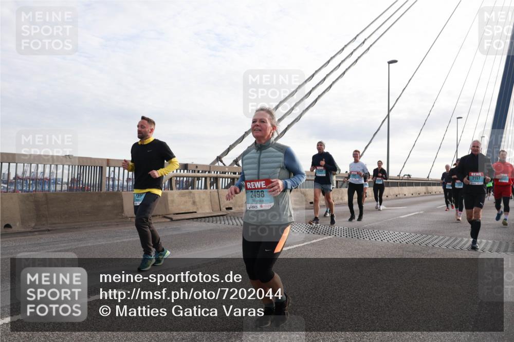 03.10.2024 - Köhlbrandbrückenlauf Matties Gatica Varas http://msf.ph/oto/7202044 03.10.2024 09:30:54 Position 2 182, 2498, 2363, 2157 meine-sportfotos.de