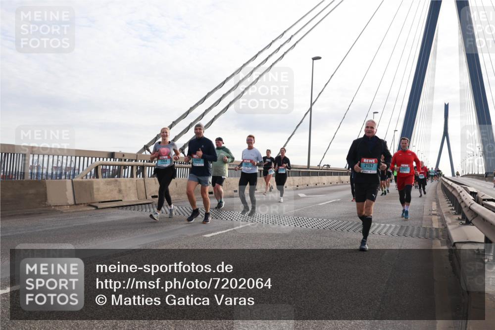 03.10.2024 - Köhlbrandbrückenlauf Matties Gatica Varas http://msf.ph/oto/7202064 03.10.2024 09:30:55 Position 2 2504, 2364, 1601, 2157, 2022 meine-sportfotos.de
