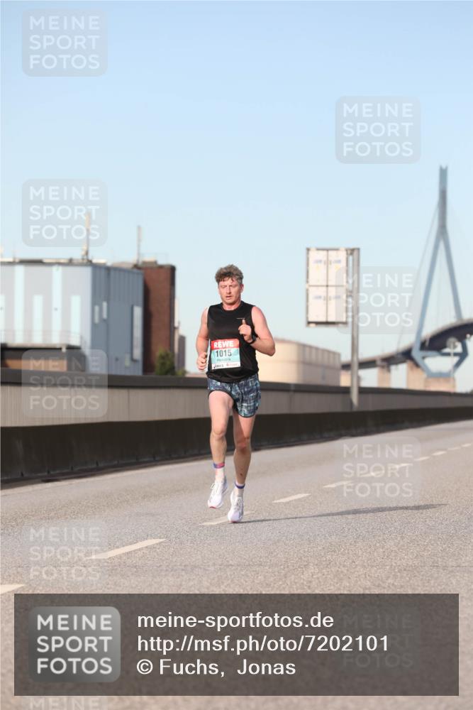 03.10.2024 - Köhlbrandbrückenlauf Fuchs,  Jonas http://msf.ph/oto/7202101 03.10.2024 09:40:00 Position 3 1015 meine-sportfotos.de