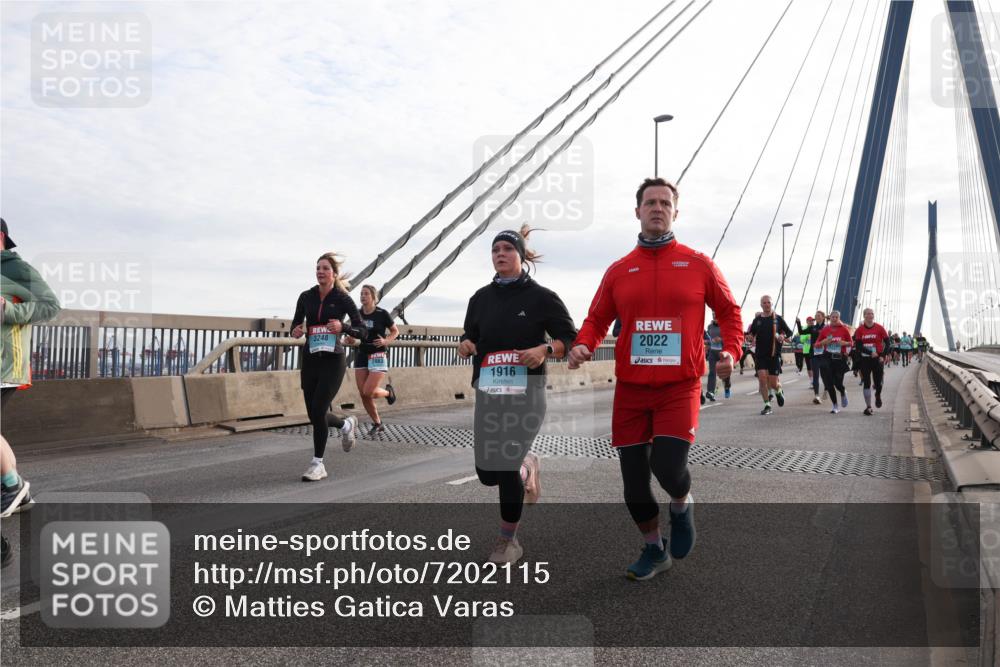 03.10.2024 - Köhlbrandbrückenlauf Matties Gatica Varas http://msf.ph/oto/7202115 03.10.2024 09:30:57 Position 2 3248, 1916, 2022 meine-sportfotos.de