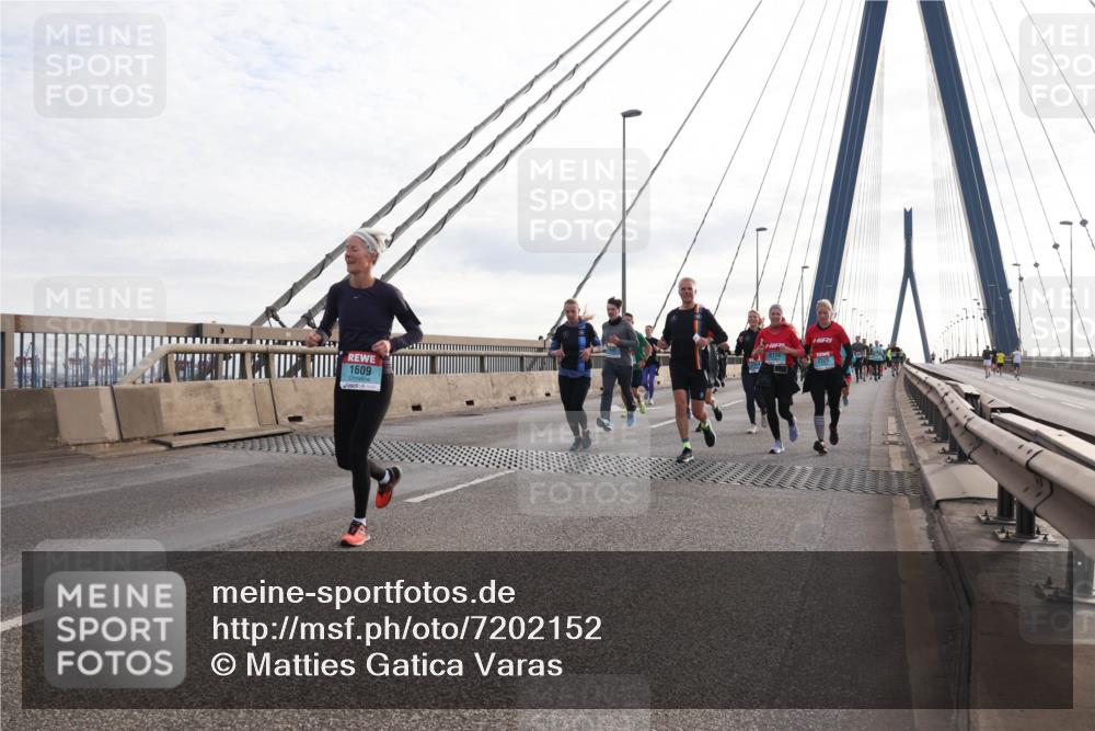 03.10.2024 - Köhlbrandbrückenlauf Matties Gatica Varas http://msf.ph/oto/7202152 03.10.2024 09:30:58 Position 2 1609, 2124 meine-sportfotos.de