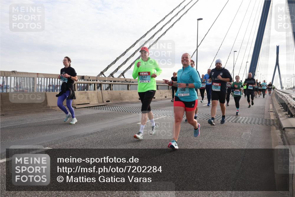 03.10.2024 - Köhlbrandbrückenlauf Matties Gatica Varas http://msf.ph/oto/7202284 03.10.2024 09:31:03 Position 2 2567, 2394, 2406, 1135 meine-sportfotos.de