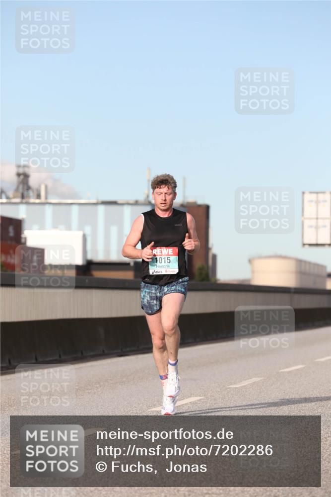 03.10.2024 - Köhlbrandbrückenlauf Fuchs,  Jonas http://msf.ph/oto/7202286 03.10.2024 09:40:02 Position 3 1015 meine-sportfotos.de