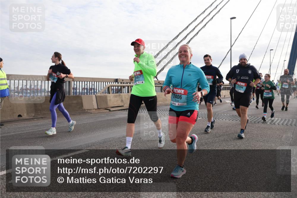 03.10.2024 - Köhlbrandbrückenlauf Matties Gatica Varas http://msf.ph/oto/7202297 03.10.2024 09:31:04 Position 2 203, 567, 2406, 17, 392, 2394, 1135 meine-sportfotos.de