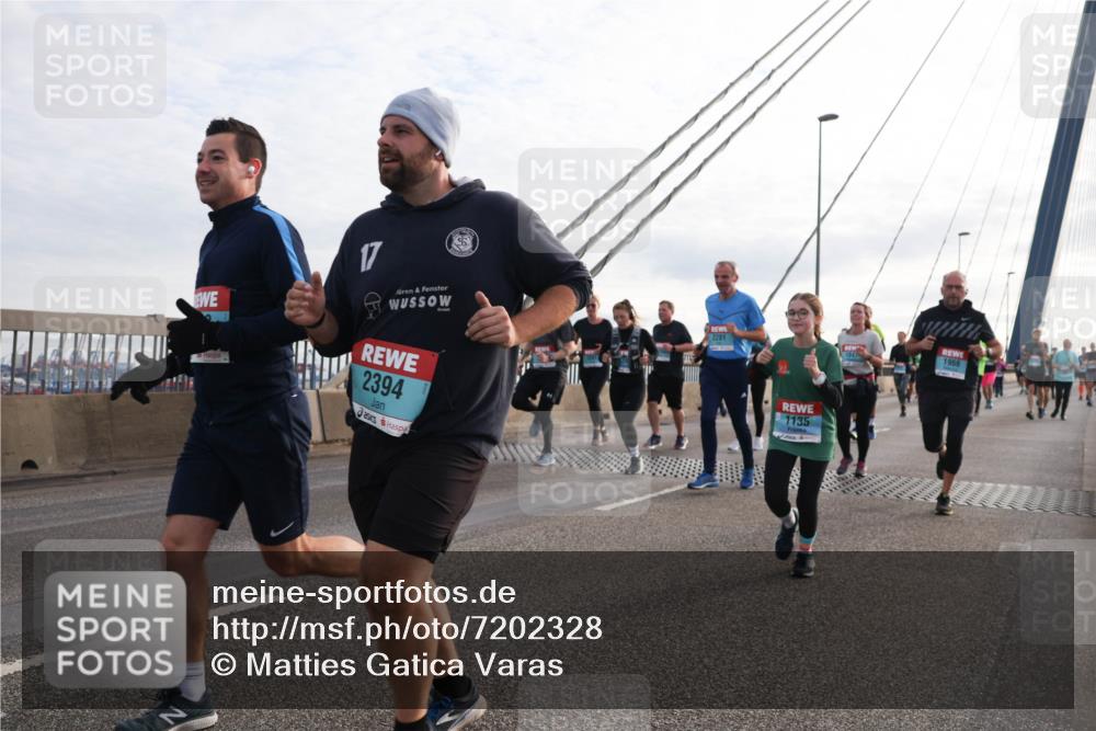 03.10.2024 - Köhlbrandbrückenlauf Matties Gatica Varas http://msf.ph/oto/7202328 03.10.2024 09:31:05 Position 2 17, 2394, 2281, 1135, 1847, 1966 meine-sportfotos.de