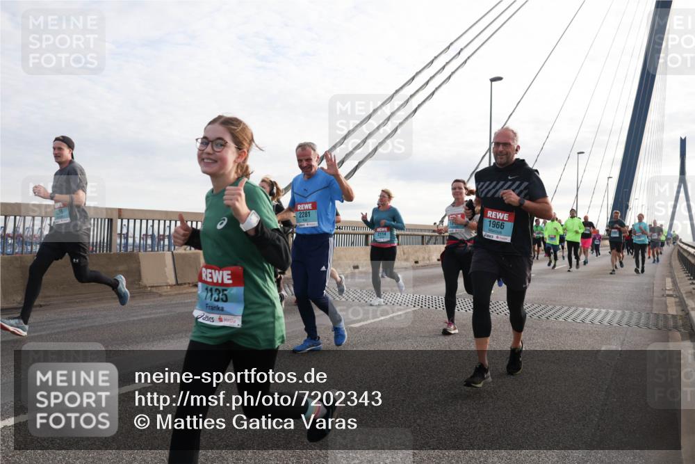 03.10.2024 - Köhlbrandbrückenlauf Matties Gatica Varas http://msf.ph/oto/7202343 03.10.2024 09:31:06 Position 2 1135, 2281, 2114, 1966 meine-sportfotos.de