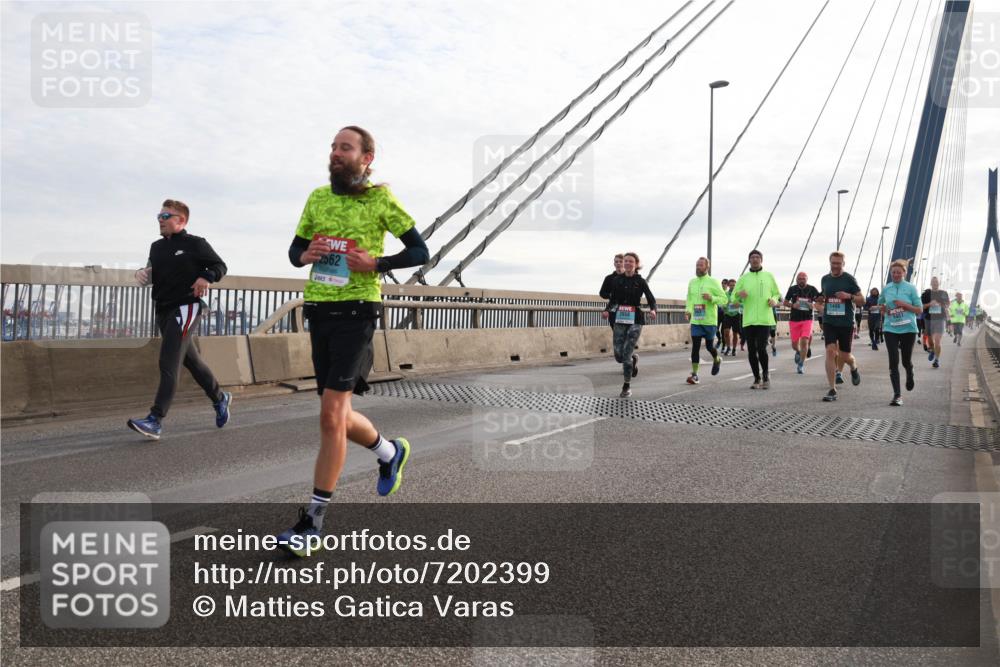 03.10.2024 - Köhlbrandbrückenlauf Matties Gatica Varas http://msf.ph/oto/7202399 03.10.2024 09:31:08 Position 2 2562, 1408 meine-sportfotos.de