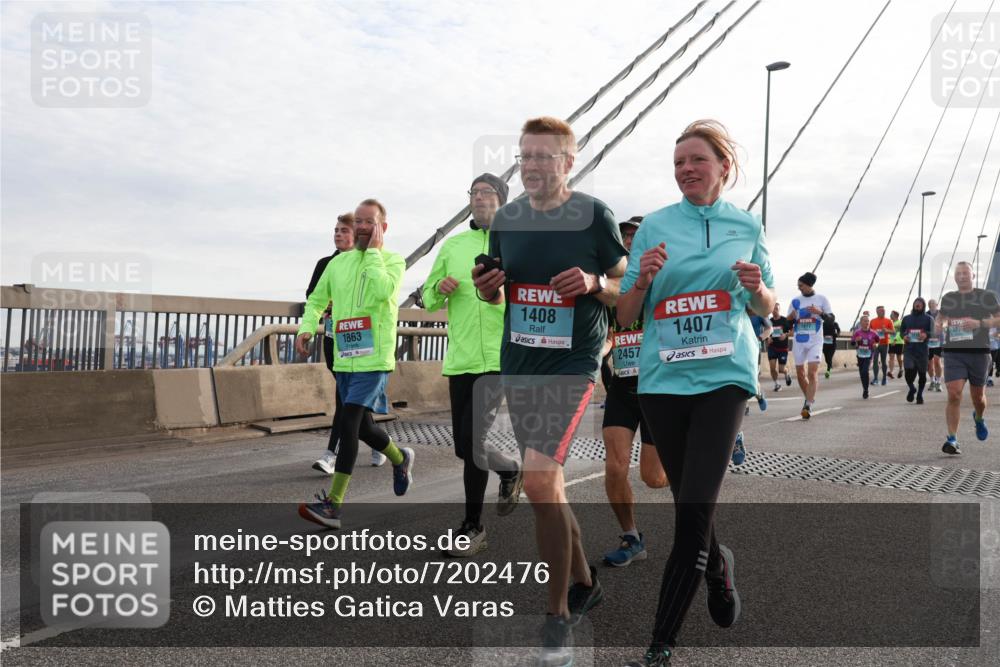 03.10.2024 - Köhlbrandbrückenlauf Matties Gatica Varas http://msf.ph/oto/7202476 03.10.2024 09:31:10 Position 2 1407, 1863, 1408, 2457 meine-sportfotos.de