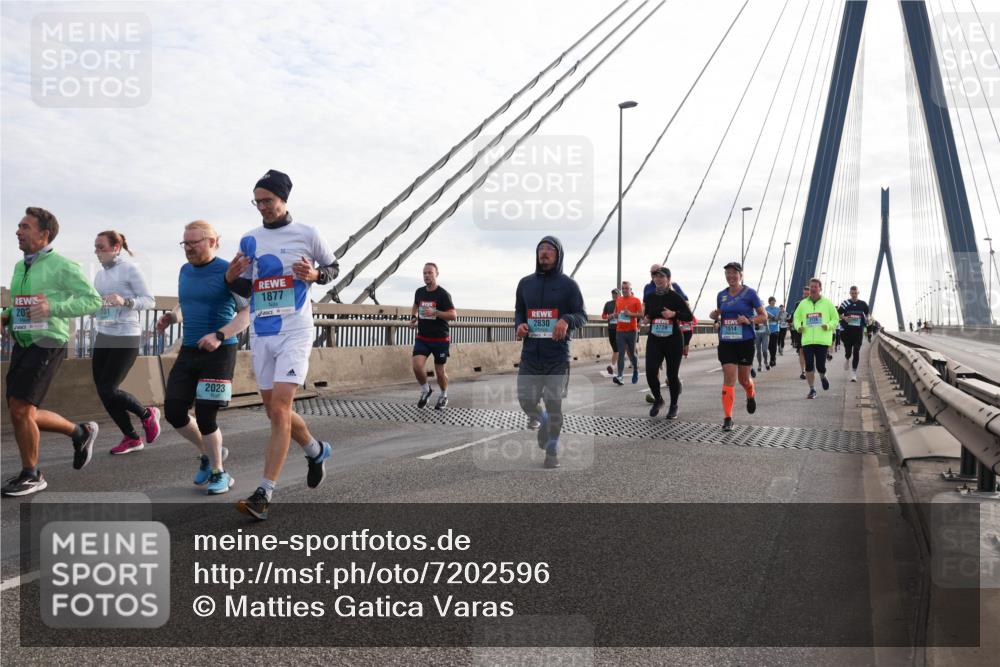 03.10.2024 - Köhlbrandbrückenlauf Matties Gatica Varas http://msf.ph/oto/7202596 03.10.2024 09:31:14 Position 2 20, 2023, 1877, 2830, 3729, 1514 meine-sportfotos.de