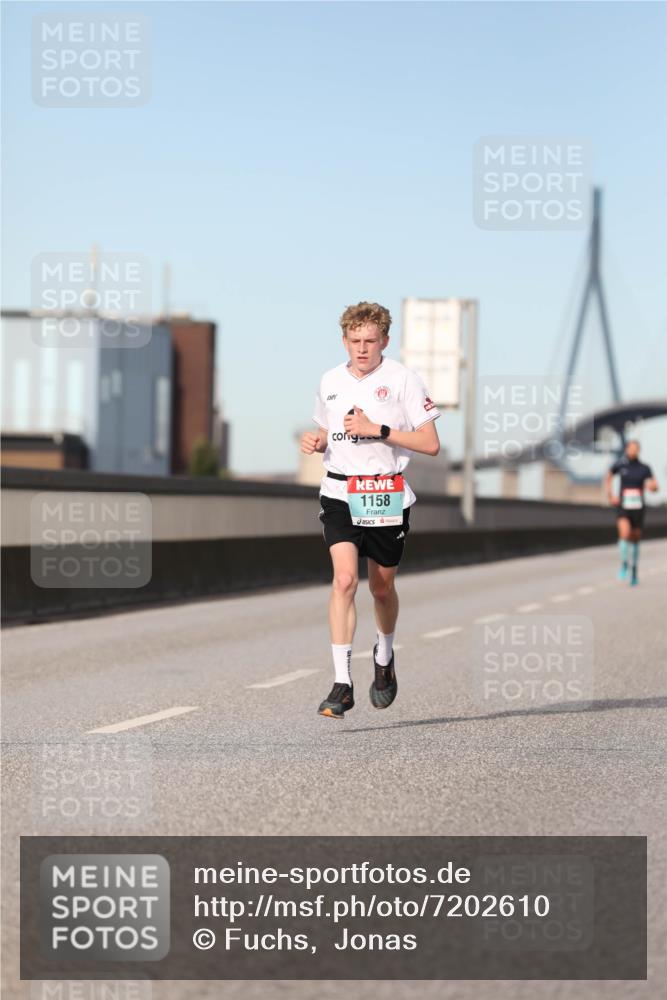 03.10.2024 - Köhlbrandbrückenlauf Fuchs,  Jonas http://msf.ph/oto/7202610 03.10.2024 09:40:10 Position 3 1158 meine-sportfotos.de