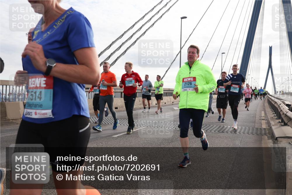 03.10.2024 - Köhlbrandbrückenlauf Matties Gatica Varas http://msf.ph/oto/7202691 03.10.2024 09:31:17 Position 2 514, 2291, 1345, 2126, 3, 2963, 2947 meine-sportfotos.de