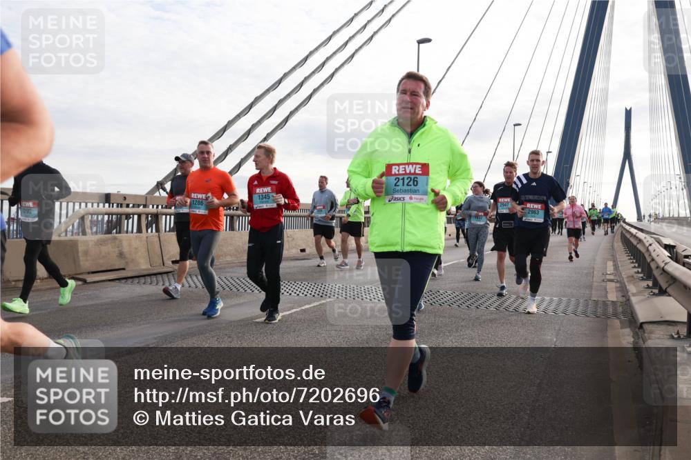 03.10.2024 - Köhlbrandbrückenlauf Matties Gatica Varas http://msf.ph/oto/7202696 03.10.2024 09:31:17 Position 2 2126, 1345, 1286, 2947, 2963, 290 meine-sportfotos.de