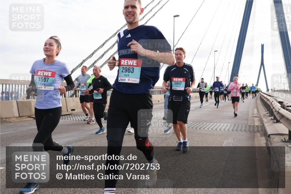 03.10.2024 - Köhlbrandbrückenlauf Matties Gatica Varas http://msf.ph/oto/7202753 03.10.2024 09:31:19 Position 2 1507, 2708, 2963, 2947 meine-sportfotos.de