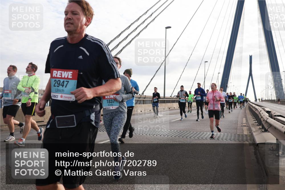 03.10.2024 - Köhlbrandbrückenlauf Matties Gatica Varas http://msf.ph/oto/7202789 03.10.2024 09:31:20 Position 2 2026, 2947, 1837 meine-sportfotos.de