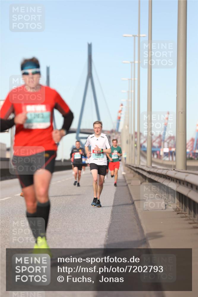 03.10.2024 - Köhlbrandbrückenlauf Fuchs,  Jonas http://msf.ph/oto/7202793 03.10.2024 09:40:16 Position 3 1085 meine-sportfotos.de