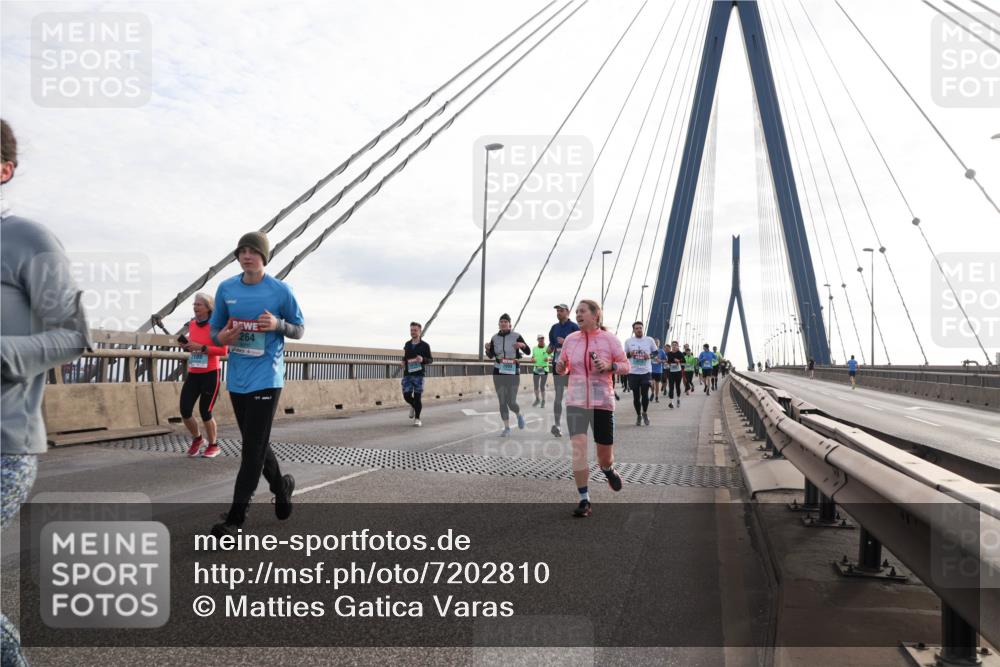 03.10.2024 - Köhlbrandbrückenlauf Matties Gatica Varas http://msf.ph/oto/7202810 03.10.2024 09:31:20 Position 2 264 meine-sportfotos.de