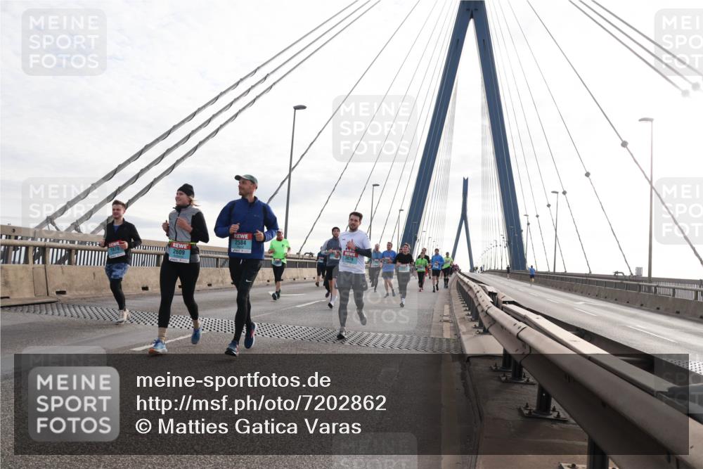 03.10.2024 - Köhlbrandbrückenlauf Matties Gatica Varas http://msf.ph/oto/7202862 03.10.2024 09:31:22 Position 2 2609, 2584, 3076 meine-sportfotos.de