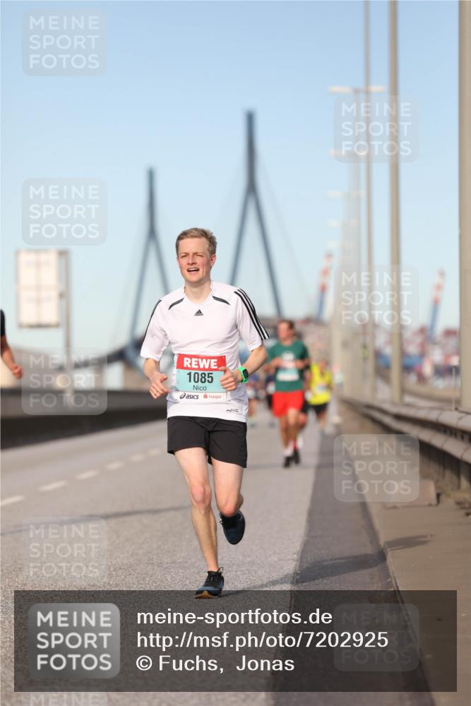 03.10.2024 - Köhlbrandbrückenlauf Fuchs,  Jonas http://msf.ph/oto/7202925 03.10.2024 09:40:20 Position 3 1085 meine-sportfotos.de