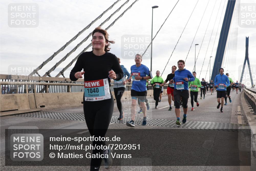 03.10.2024 - Köhlbrandbrückenlauf Matties Gatica Varas http://msf.ph/oto/7202951 03.10.2024 09:31:26 Position 2 1040, 1040, 100, 3335, 2705 meine-sportfotos.de