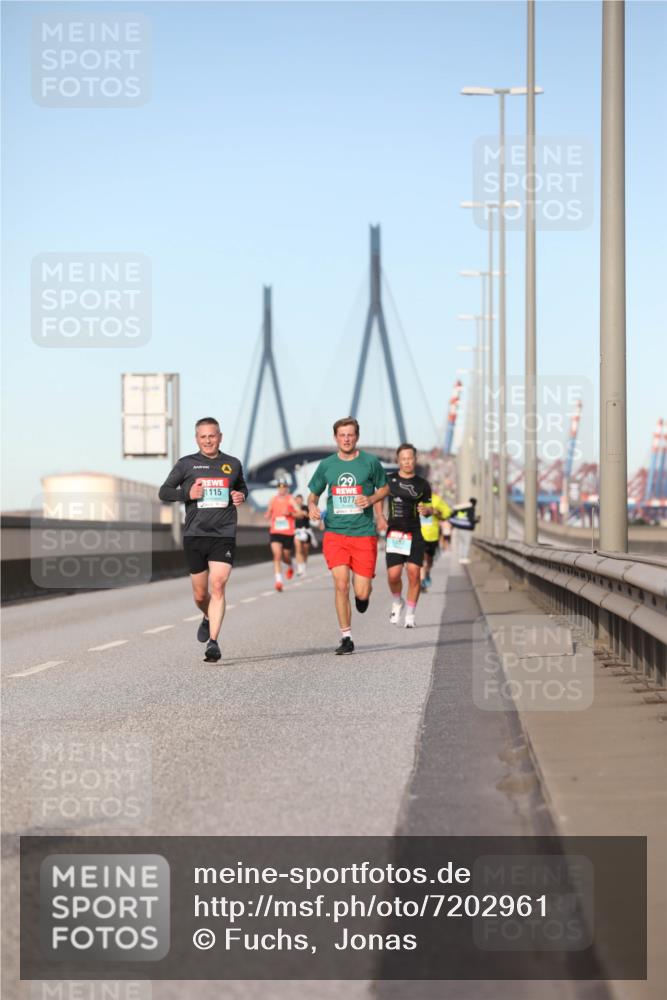 03.10.2024 - Köhlbrandbrückenlauf Fuchs,  Jonas http://msf.ph/oto/7202961 03.10.2024 09:40:24 Position 3  meine-sportfotos.de