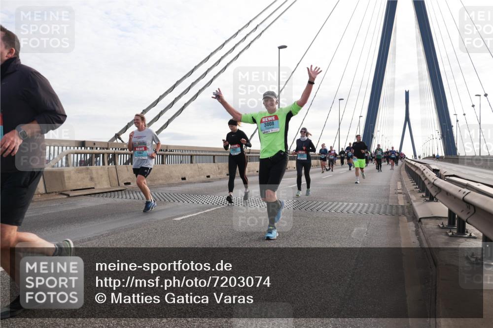 03.10.2024 - Köhlbrandbrückenlauf Matties Gatica Varas http://msf.ph/oto/7203074 03.10.2024 09:31:31 Position 2 1007, 3008 meine-sportfotos.de