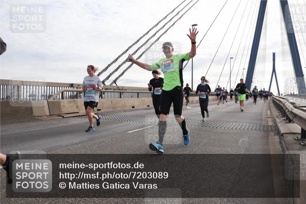 03.10.2024 - Köhlbrandbrückenlauf Matties Gatica Varas http://msf.ph/oto/7203089 03.10.2024 09:31:31 Position 2 1007, 3607, 3008 meine-sportfotos.de