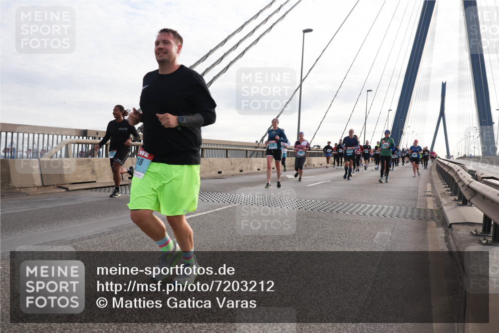 03.10.2024 - Köhlbrandbrückenlauf Matties Gatica Varas http://msf.ph/oto/7203212 03.10.2024 09:31:35 Position 2  meine-sportfotos.de