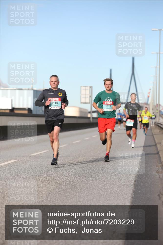 03.10.2024 - Köhlbrandbrückenlauf Fuchs,  Jonas http://msf.ph/oto/7203229 03.10.2024 09:40:27 Position 3 1115, 29, 1077 meine-sportfotos.de