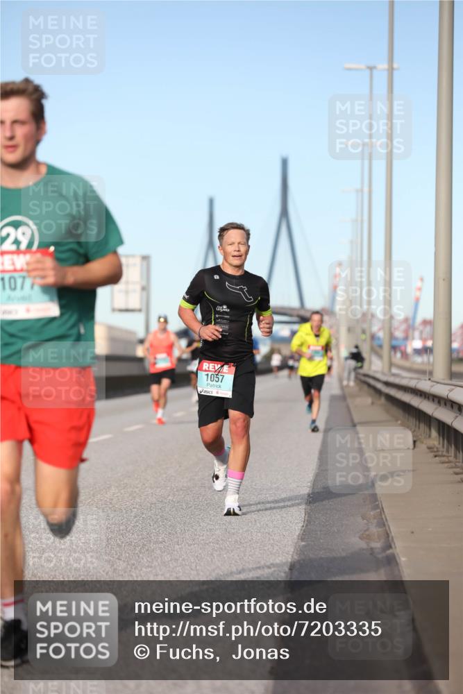 03.10.2024 - Köhlbrandbrückenlauf Fuchs,  Jonas http://msf.ph/oto/7203335 03.10.2024 09:40:30 Position 3 29, 1077, 1057 meine-sportfotos.de