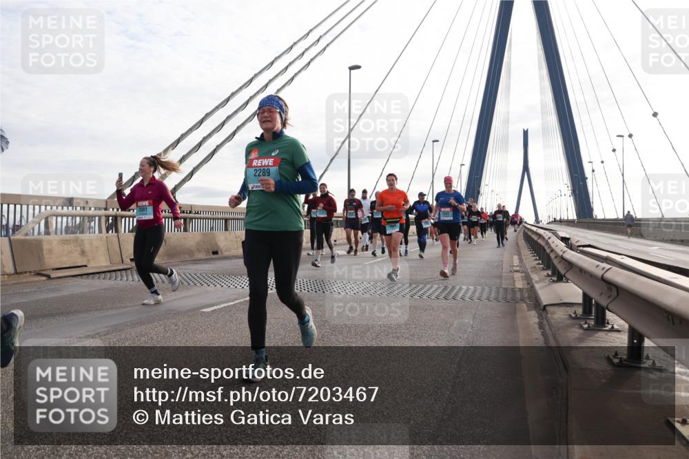 03.10.2024 - Köhlbrandbrückenlauf Matties Gatica Varas http://msf.ph/oto/7203467 03.10.2024 09:31:39 Position 2 2289, 3081, 2041 meine-sportfotos.de