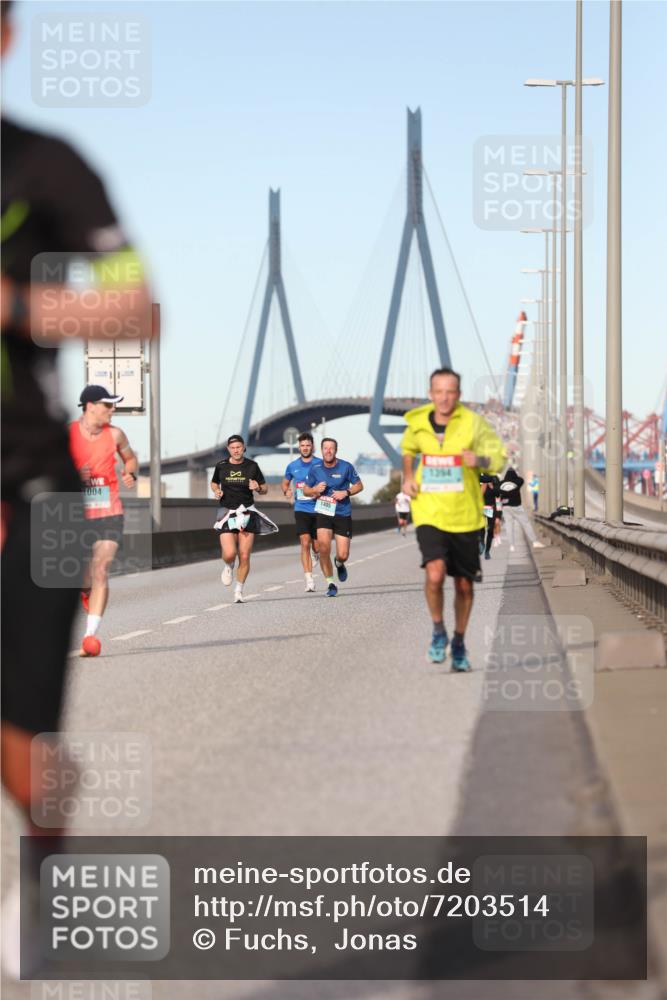 03.10.2024 - Köhlbrandbrückenlauf Fuchs,  Jonas http://msf.ph/oto/7203514 03.10.2024 09:40:32 Position 3 1004, 1405, 1354 meine-sportfotos.de