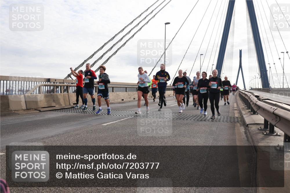 03.10.2024 - Köhlbrandbrückenlauf Matties Gatica Varas http://msf.ph/oto/7203777 03.10.2024 09:31:45 Position 2 2796, 2241, 1657, 2133 meine-sportfotos.de