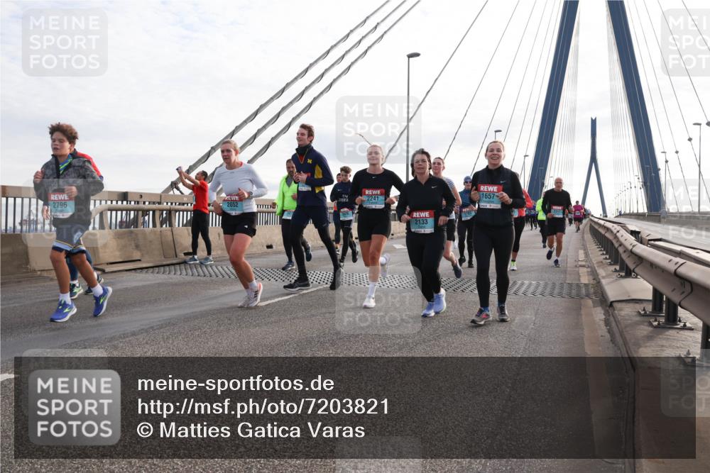 03.10.2024 - Köhlbrandbrückenlauf Matties Gatica Varas http://msf.ph/oto/7203821 03.10.2024 09:31:46 Position 2 2796, 2241, 2052, 2133, 1783, 1657, 2317 meine-sportfotos.de
