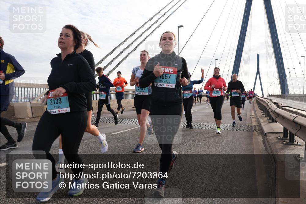 03.10.2024 - Köhlbrandbrückenlauf Matties Gatica Varas http://msf.ph/oto/7203864 03.10.2024 09:31:47 Position 2 2133, 657, 2704, 2488, 1783, 26 meine-sportfotos.de