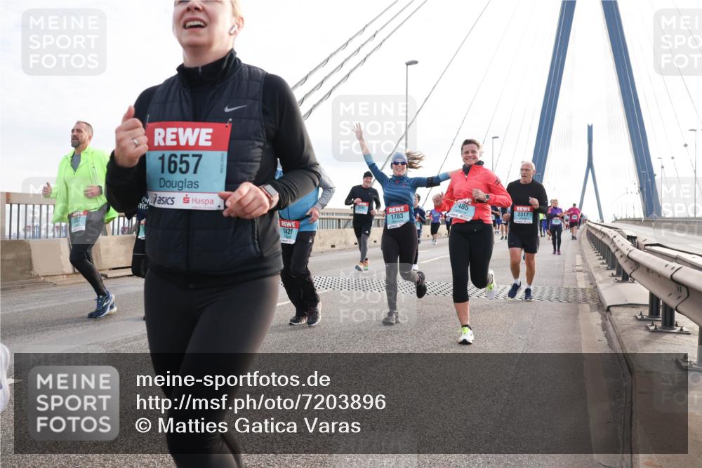03.10.2024 - Köhlbrandbrückenlauf Matties Gatica Varas http://msf.ph/oto/7203896 03.10.2024 09:31:47 Position 2 1657, 142, 1783, 2485, 2317 meine-sportfotos.de