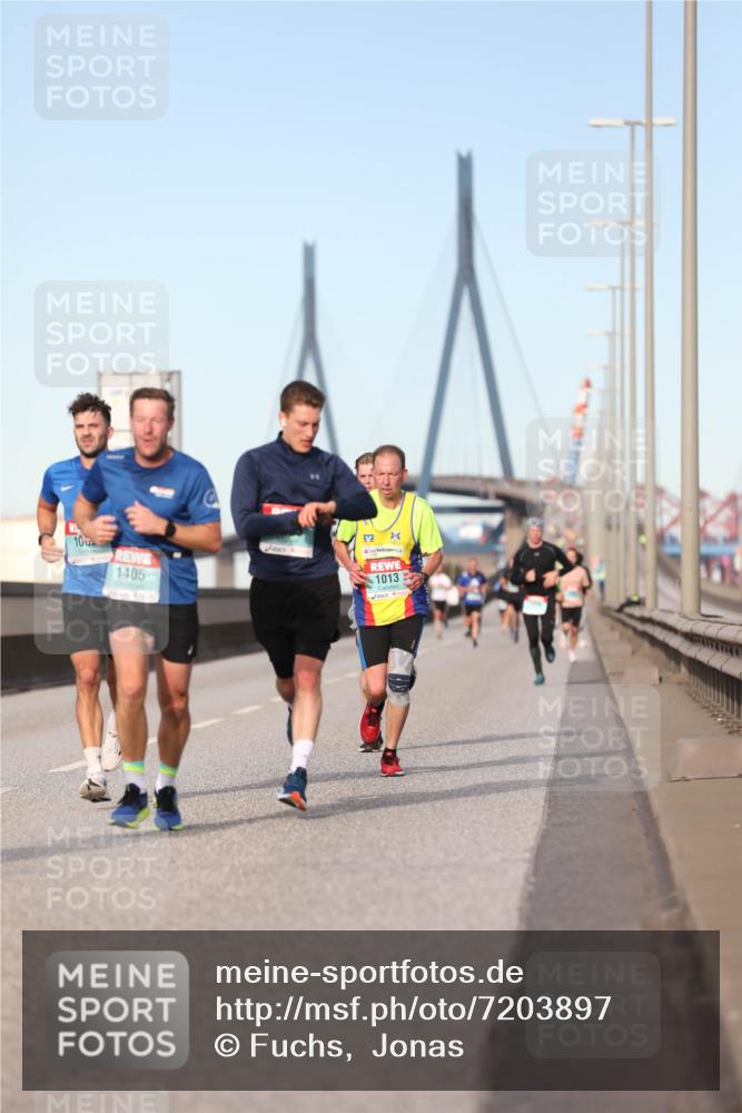 03.10.2024 - Köhlbrandbrückenlauf Fuchs,  Jonas http://msf.ph/oto/7203897 03.10.2024 09:40:41 Position 3 1002, 1405, 2, 1013 meine-sportfotos.de
