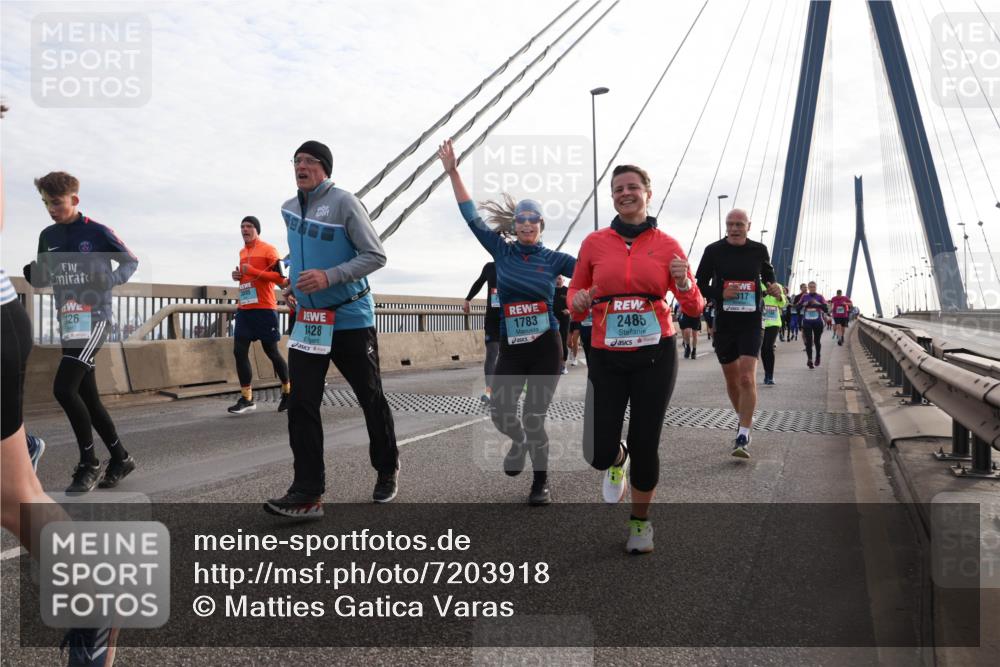 03.10.2024 - Köhlbrandbrückenlauf Matties Gatica Varas http://msf.ph/oto/7203918 03.10.2024 09:31:48 Position 2 426, 1428, 1783, 2485, 817 meine-sportfotos.de