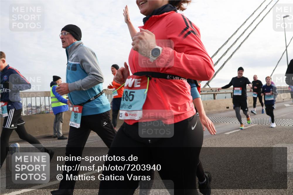 03.10.2024 - Köhlbrandbrückenlauf Matties Gatica Varas http://msf.ph/oto/7203940 03.10.2024 09:31:48 Position 2 21, 185, 2046 meine-sportfotos.de